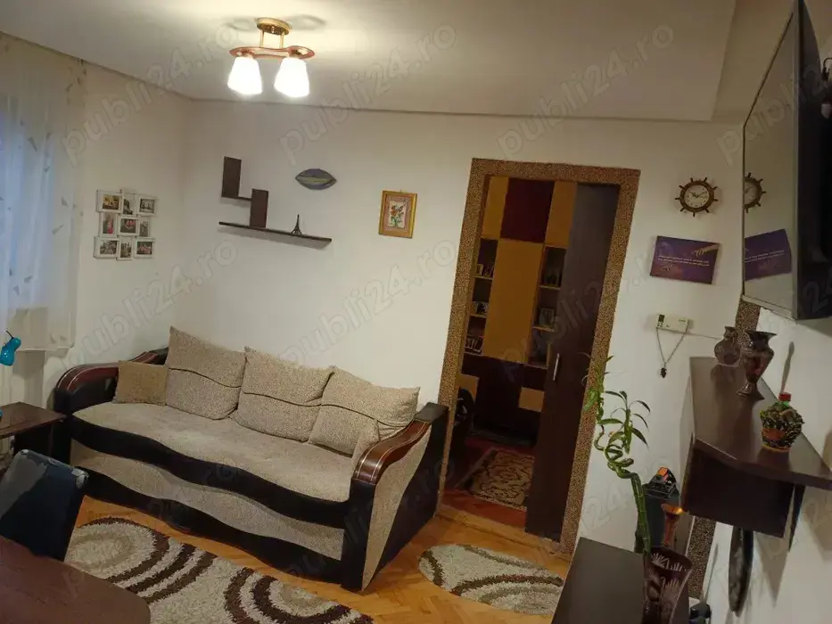 Vand in Ady, str.Rovinari apt. 3 camere,et.1