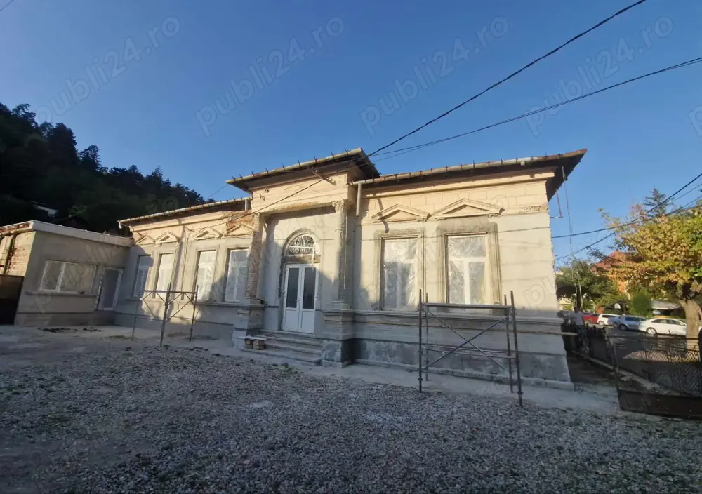 Ultracentral - Casa si teren str. Petru Rares nr. 27 C Piatra Neamt. 