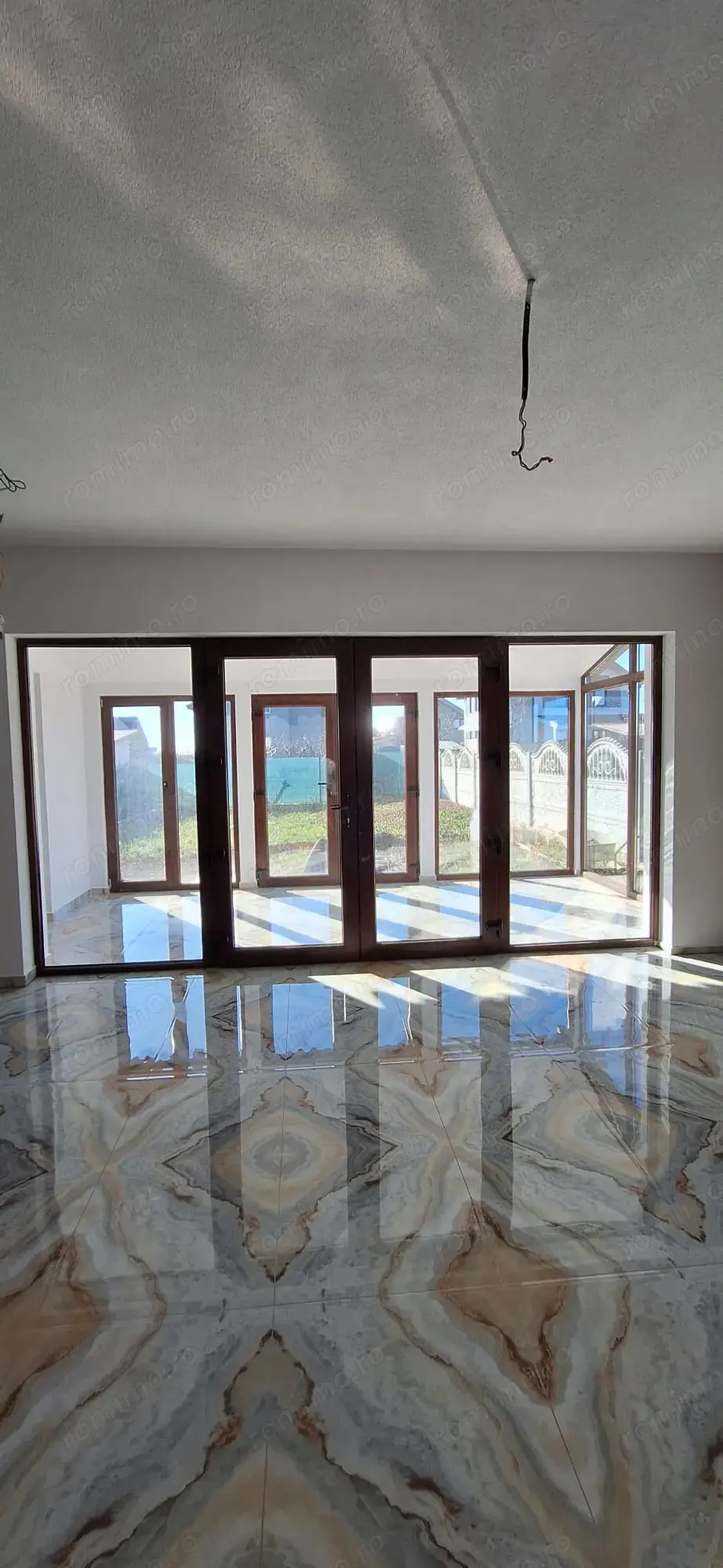 189500 euro!!!Comision zero. Duplex P+1E Giarmata de vanzare sau schimb