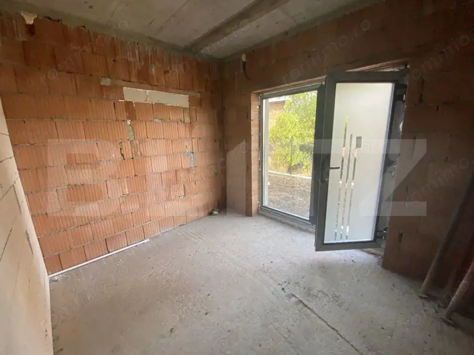 Apartament cu 3 camere, 40 mp, decomandat, zona Porolissum 