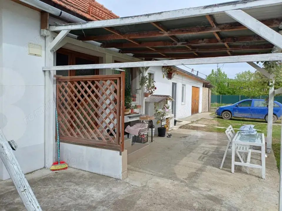 Blitz Arad va ofera spre vanzare casa superba in Loc. Varfurile Jud. Arad