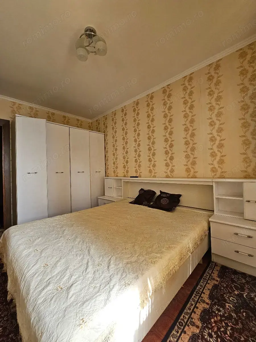Apartament cu 3 camere in zona Soarelui de vanzare