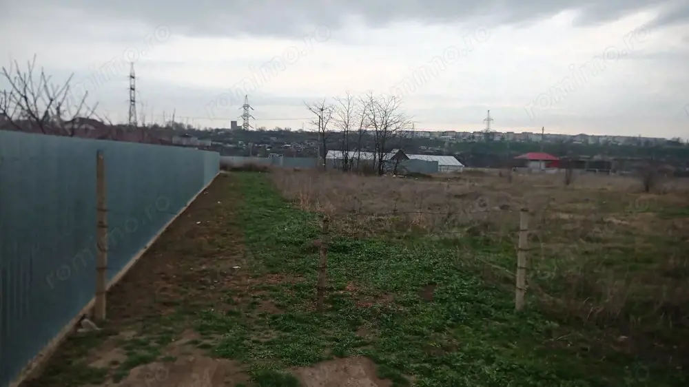 Teren intravilan Filesti 1000 mp ,deschidere 17 m