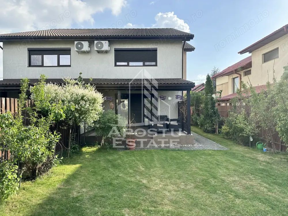 Jumatate de duplex modern cu 4 camere, Dumbravita