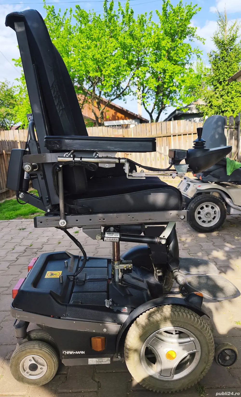 scaun ful electric cu jostik pentru persoane cu hanficap