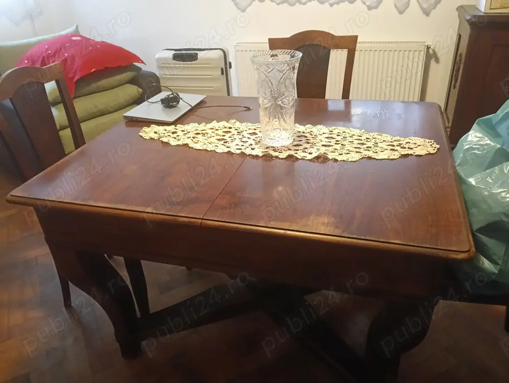 Vând mobila veche lemn masiv ideala pentru restaurare 