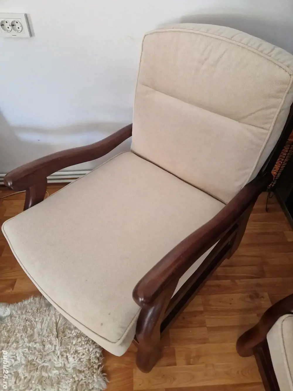 vand set Roma, canapea 3 locuri extensibila, fotoliu si balansoar, toate din lemn masiv