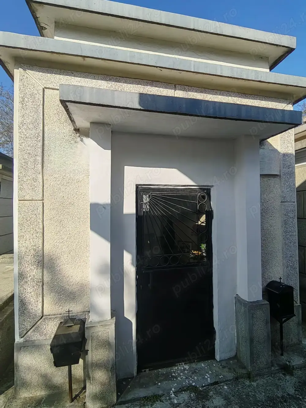 Vând loc de veci, 2 locuri in cavou cimitirul Sf. Gheorghe