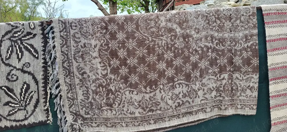 Vând covor lână naturala. 