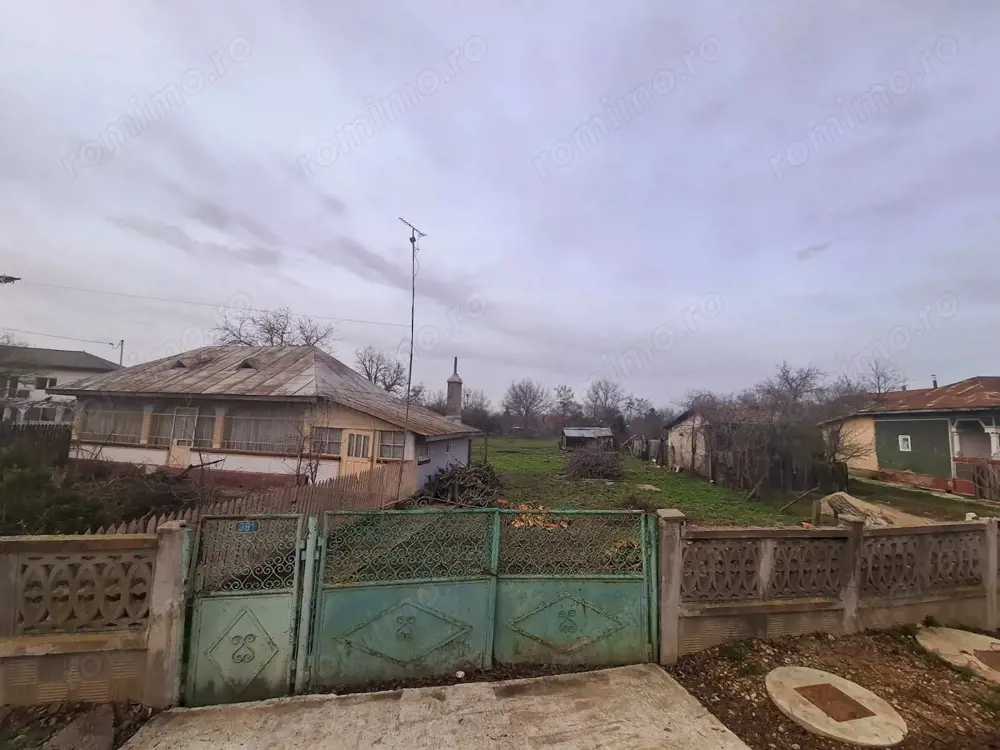 Crevedia - Darza , teren si casa batraneasca