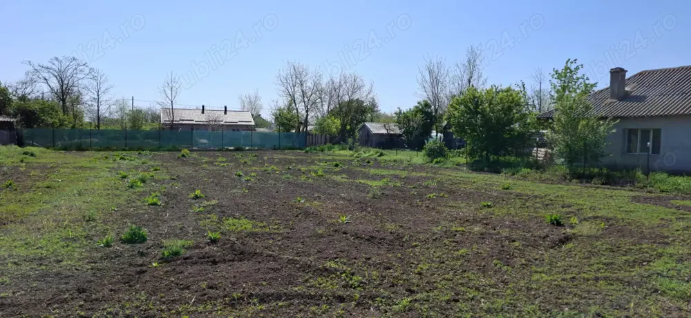 Teren intravilan de vinzare