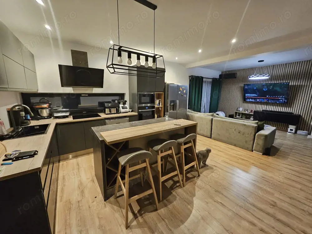 Casă duplex cu arhitectură modernă – 159 mp utili + 50 mp terase, 2 fronturi