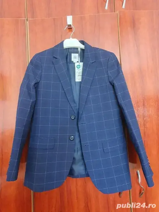 Vand sacou nou pentru baieti