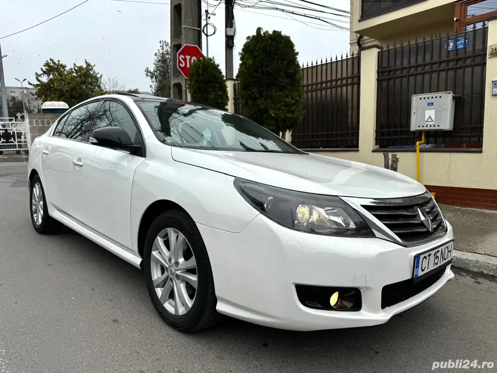 Renault Latitude   2.0 TDCi 150 CP   Trapă Panoramică Navigație   Navigație R-Link Renault Latitude   2.0 TDCi 150 CP   Trapă Panoramică Navigație   Navigație R-Link
