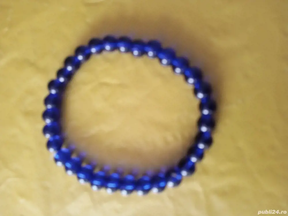 Brățară din mărgele negre-albastre, elastică, nouă 