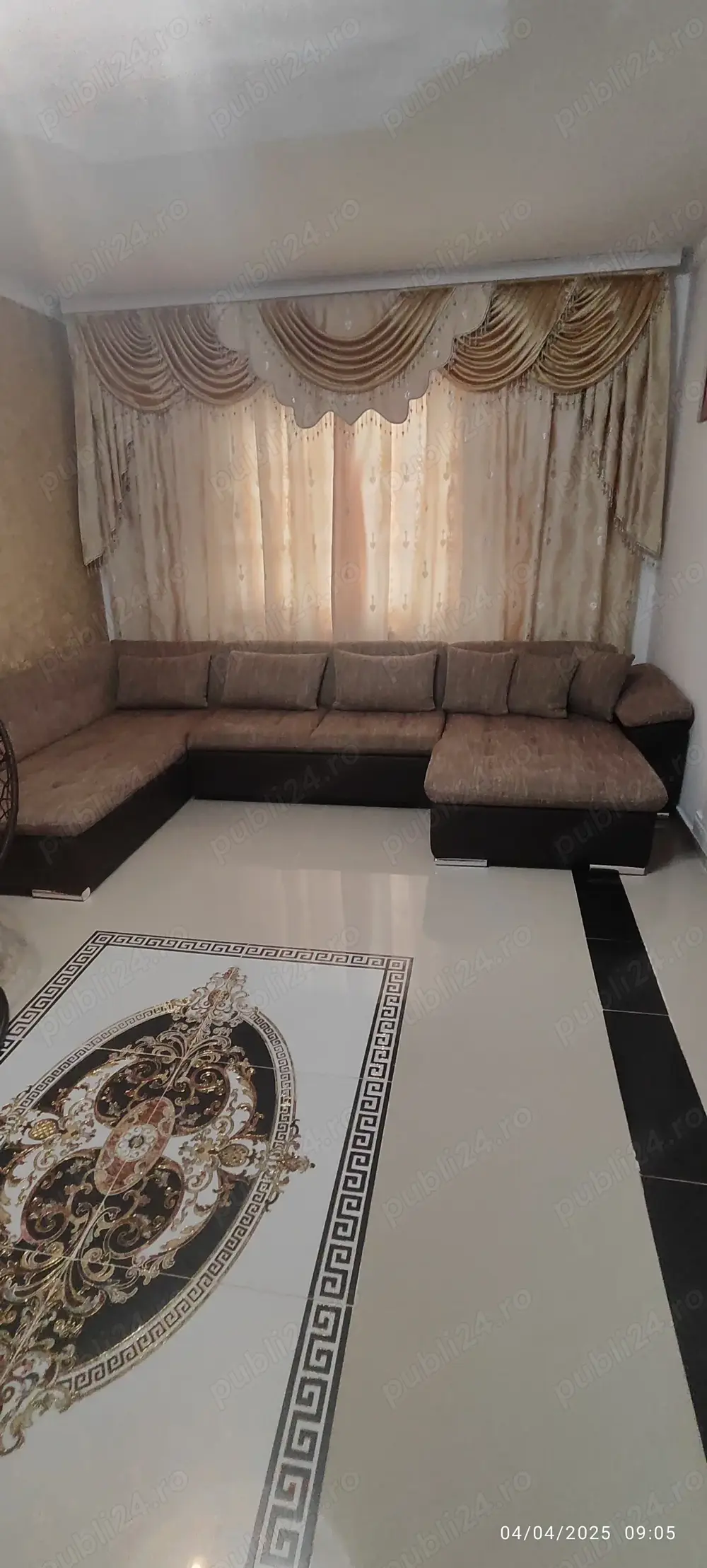 Canapea in forma de U