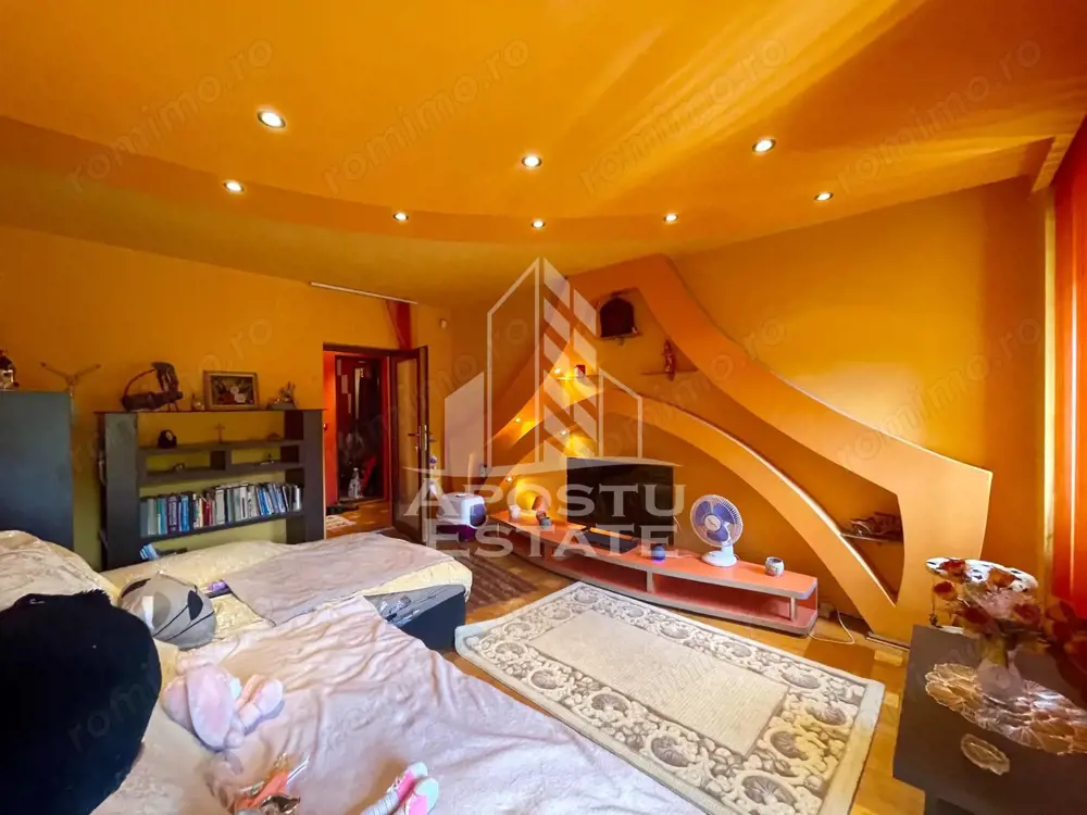 Apartament 3 camere, decomandat, 2 bai, etaj 2 - Zona Bancilor