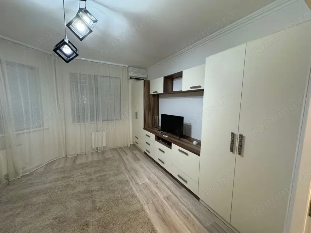  Garsoniera de vanzare zona Tineretului