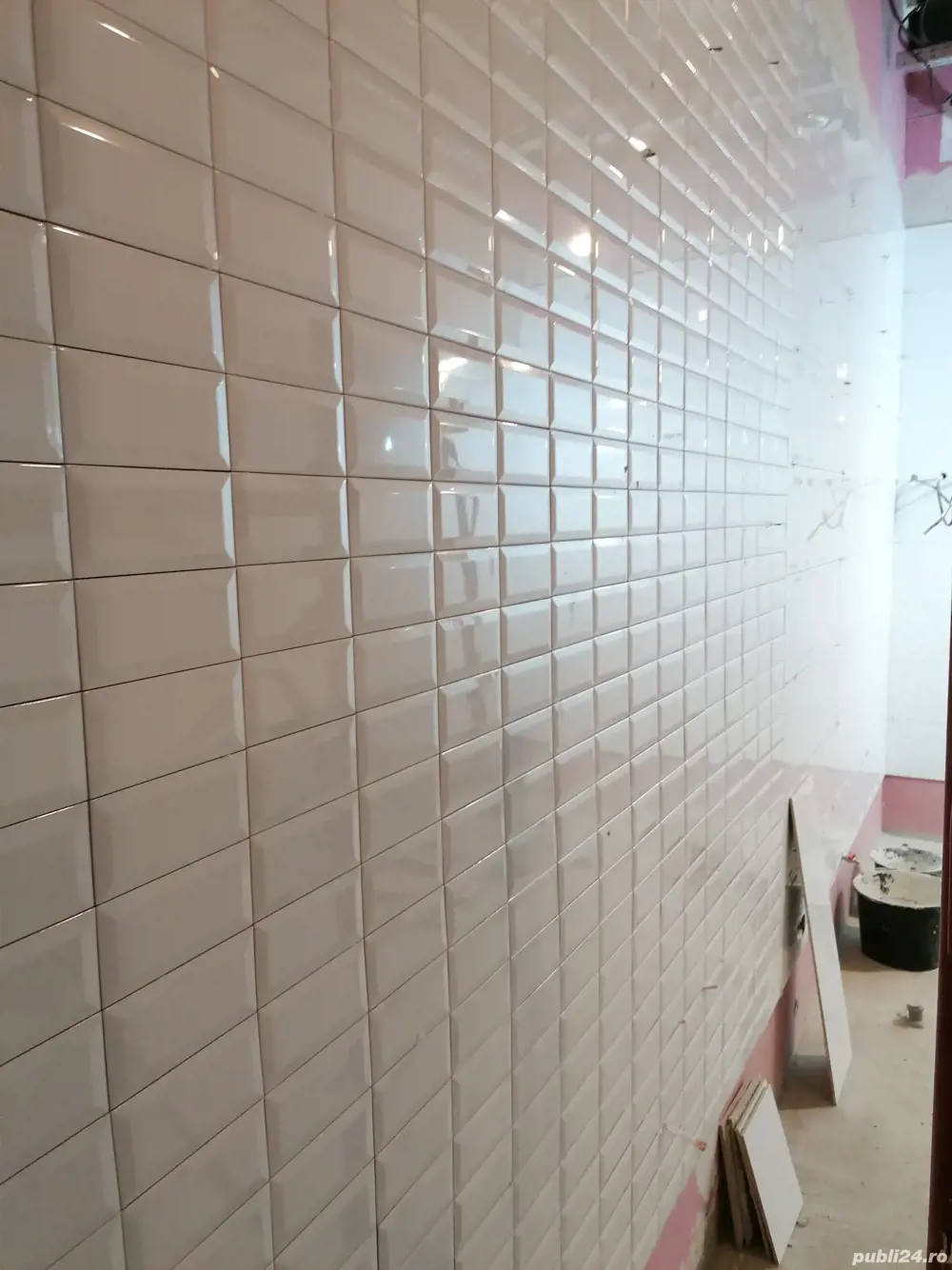  PERSOANA FIZICĂ=Execut lucrări de construcții ample si sau minore 