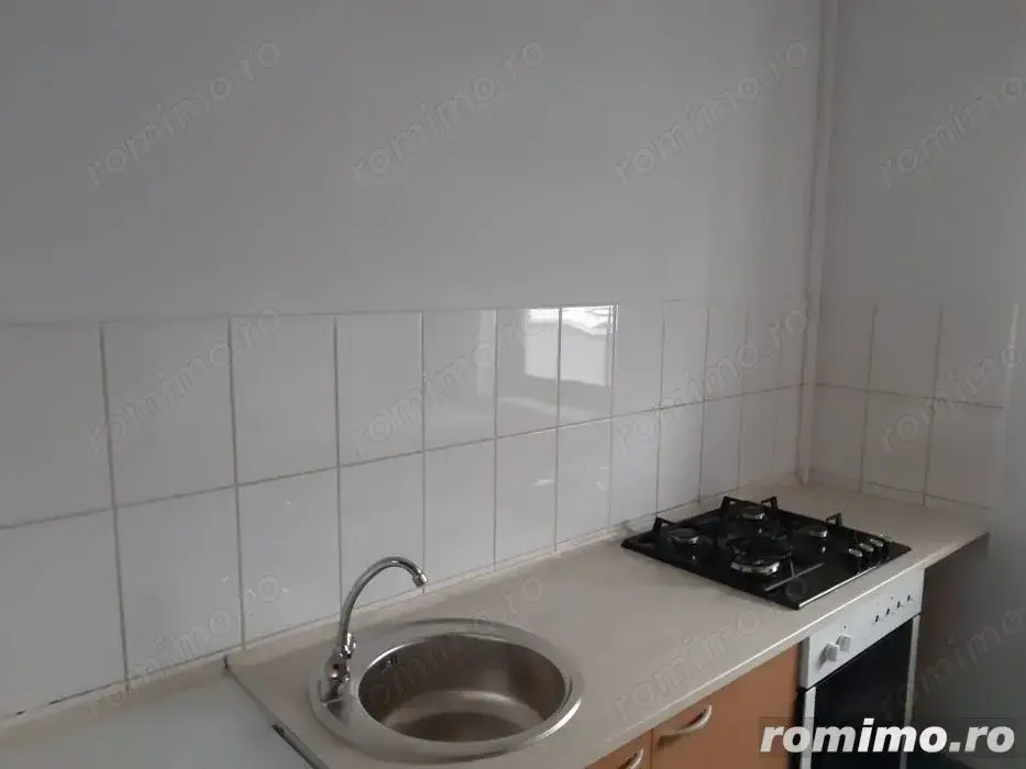 1 camera zona - Gara de Nord  1 camera zona - Gara de Nord