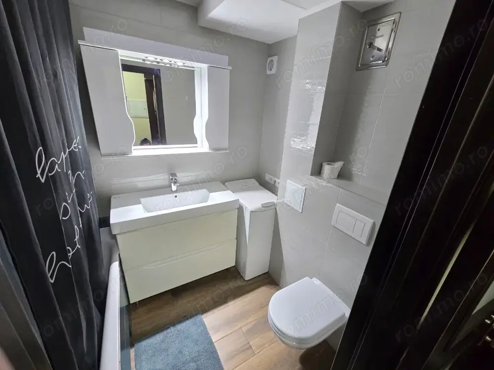 De vandut apartament cu 3 camere Bucovina