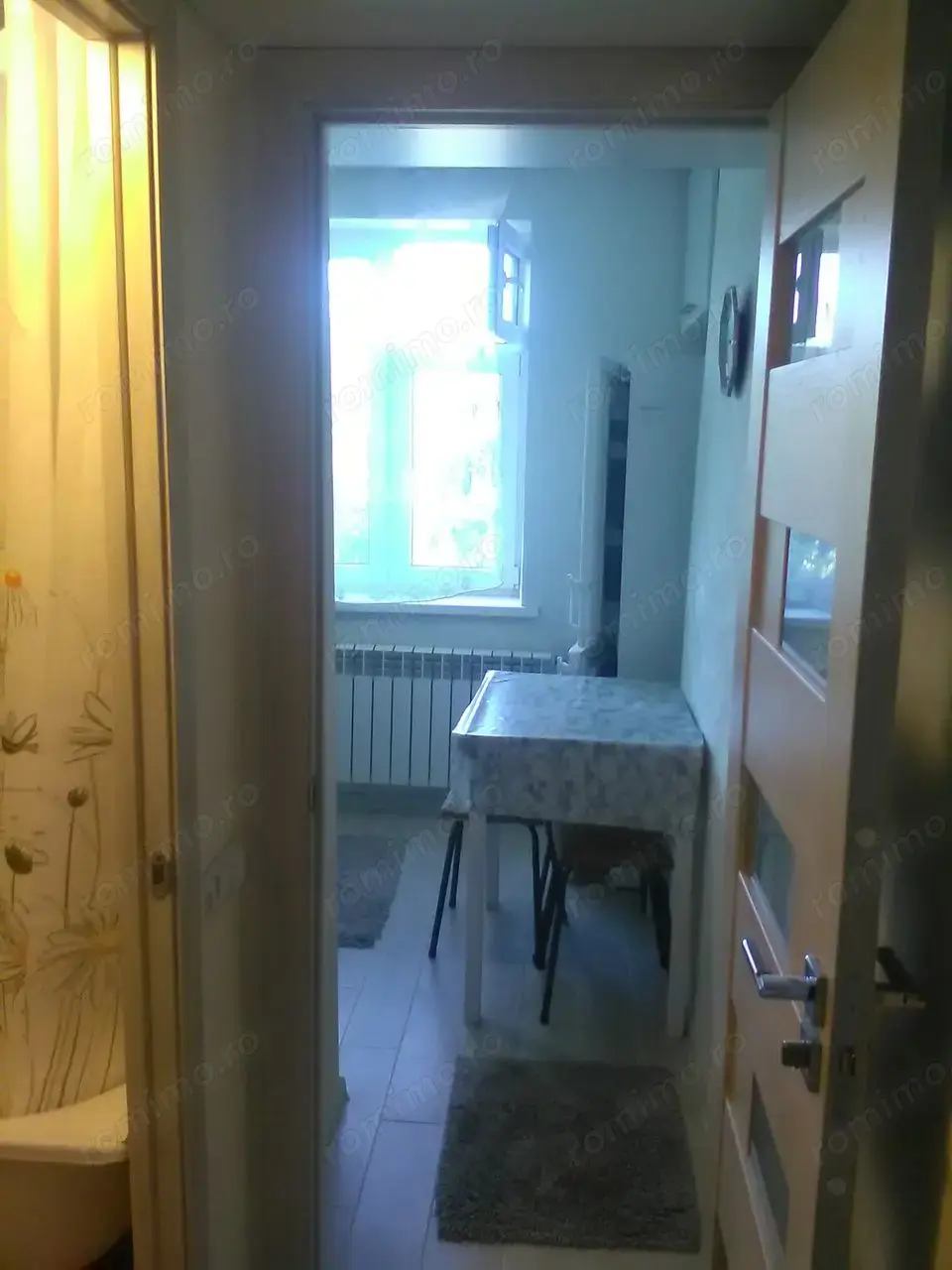 Ofer spre inchiriere garsoniera in zona Unirii