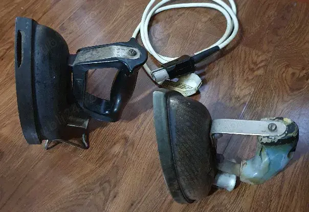 Fier de calcat vechi.