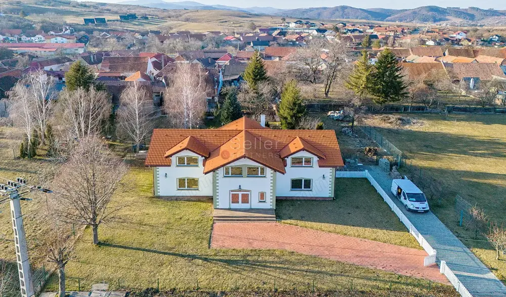 Casa in complex modern - C8