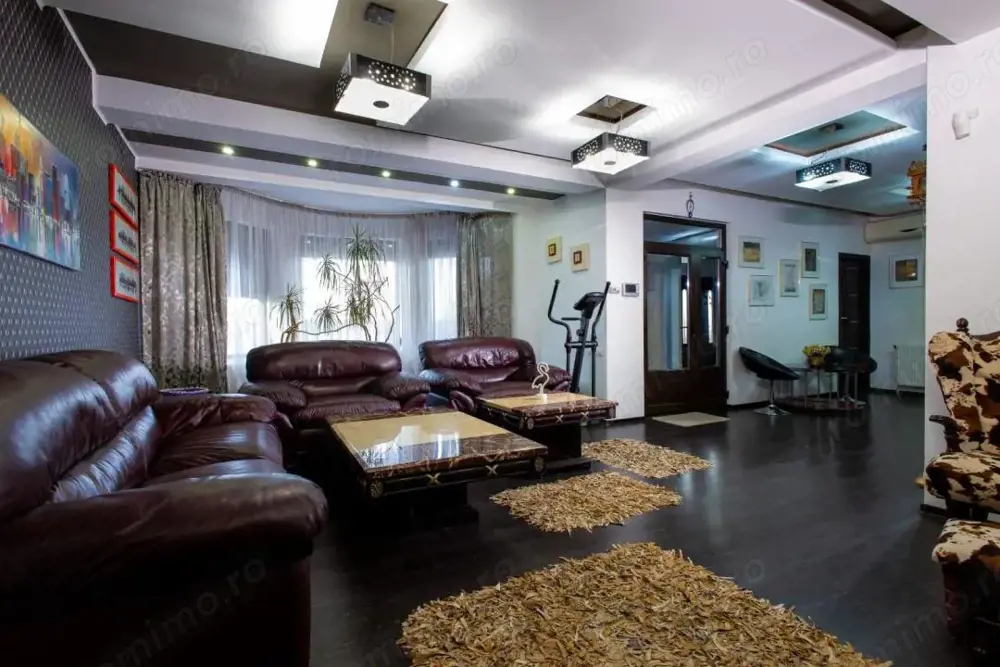 VILA D+P+2, FINISAJE CALITATE SUPERIOARA, zona Centrala, Mobilata