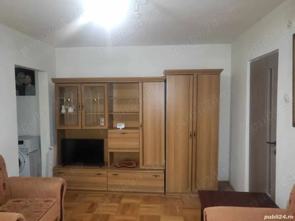Inchiriez apartament 2 cam., Boul Rosu, cu centrala proprie