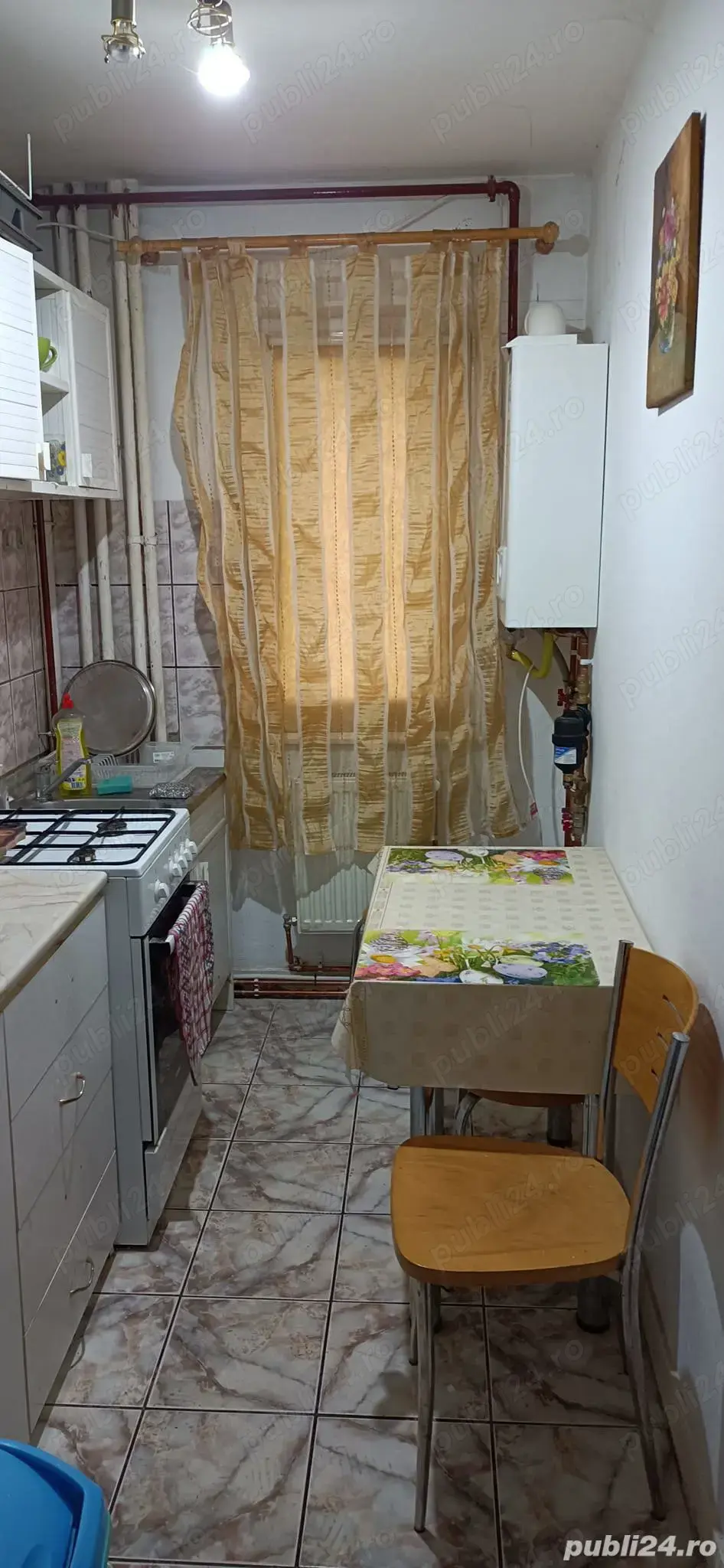 Inchiriez apartament 2 camere in zona Boul Rosu, cu centrala proprie
