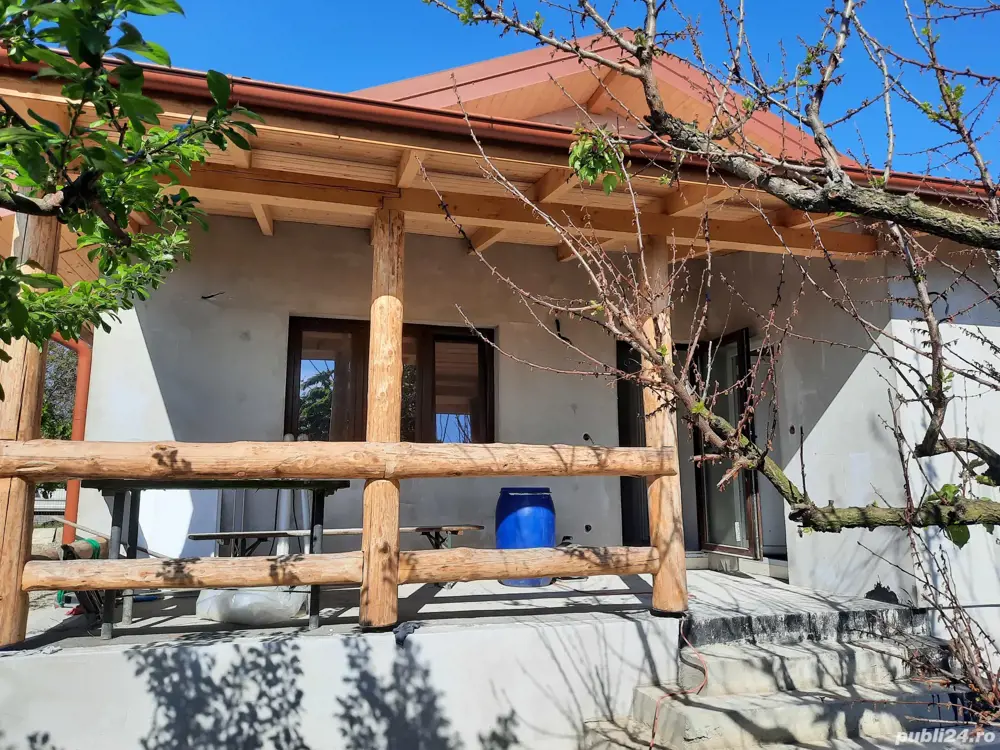 Vând casa noua în Lazuri , semifinisata.