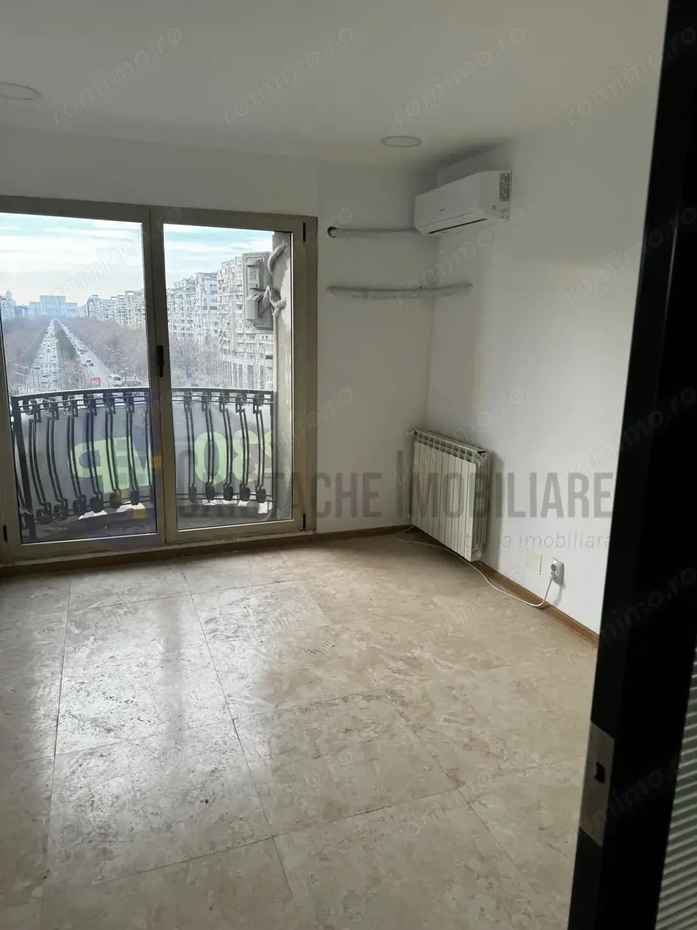 Fără Comision! Birouri 230 mp-centrala proprie-P-ta Alba Iulia-etaj 5-bloc '90 Fără Comision! Birouri 230 mp-centrala proprie-P-ta Alba Iulia-etaj 5-bloc '90