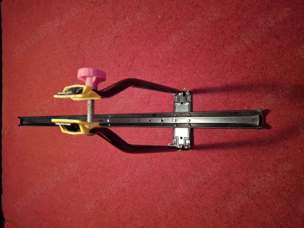 Vând suport auto pentru bicicletă