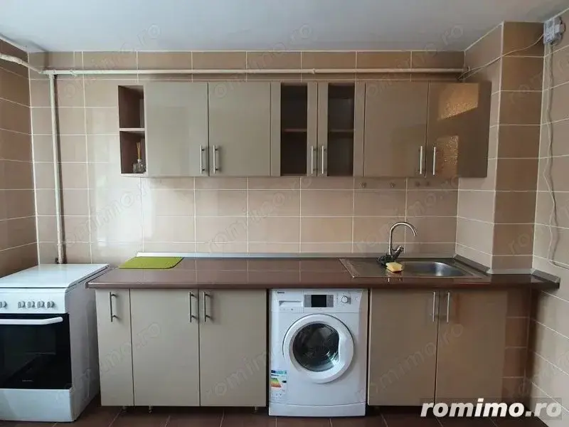 2 camere in spatele Facultatii de Medicina 