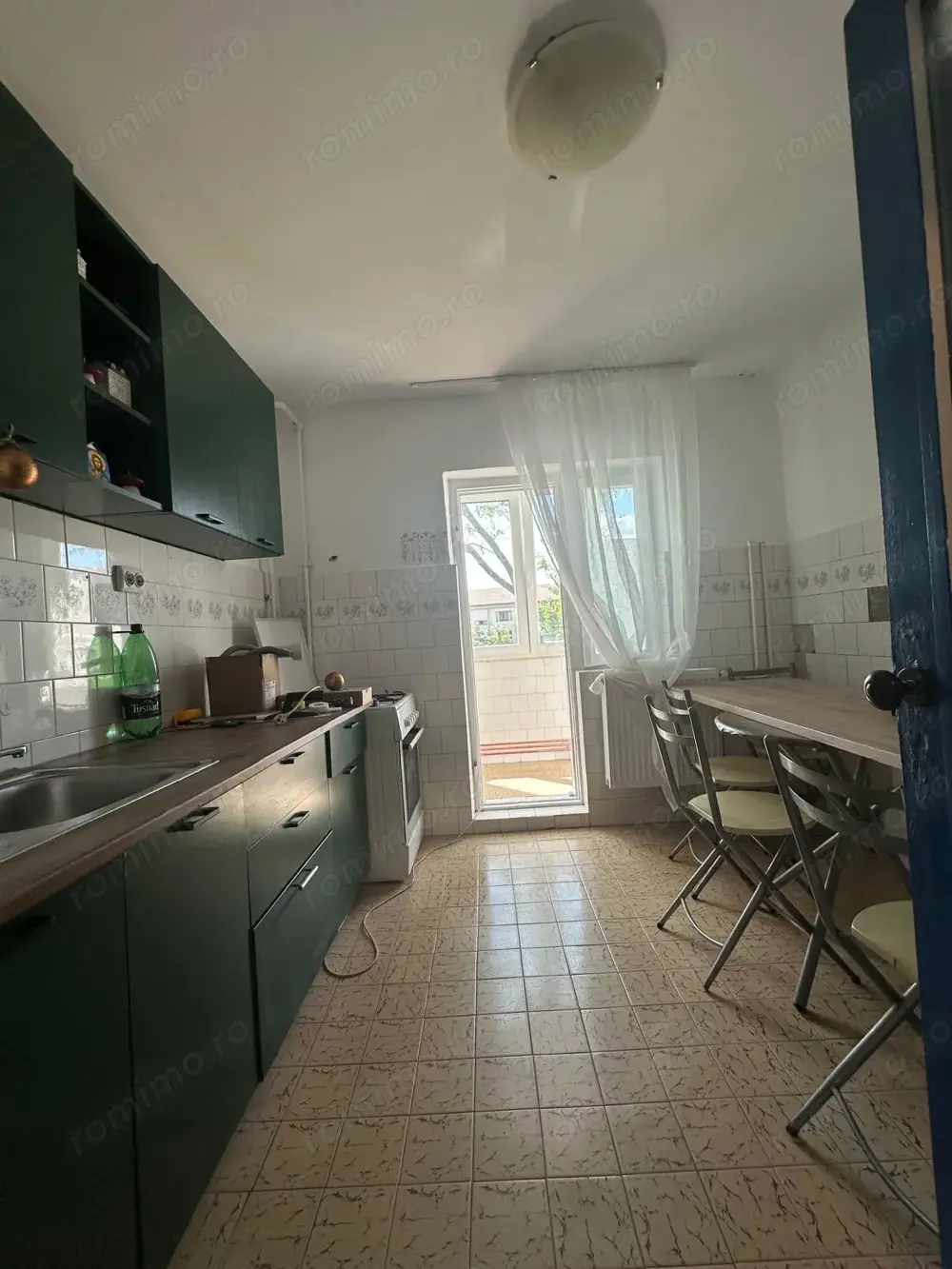 90000euro .. 2 camere cu centrala .. etaj intermediar