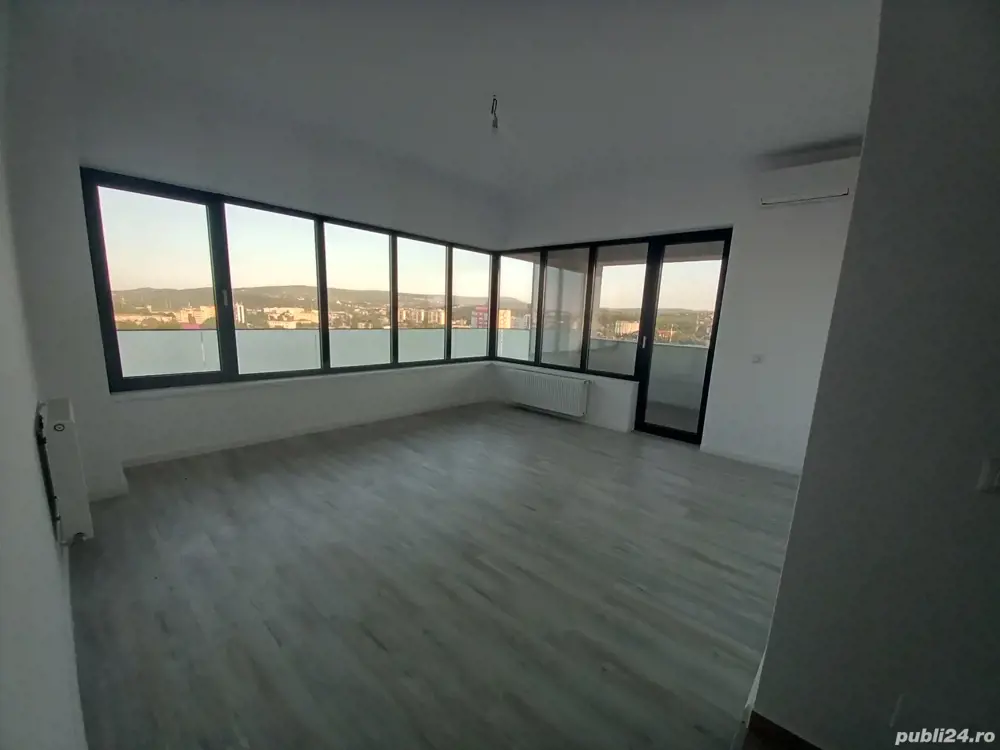 Vanzare apartament 2 camere, spatios, cu vedere superba-Dedeman, Iasi