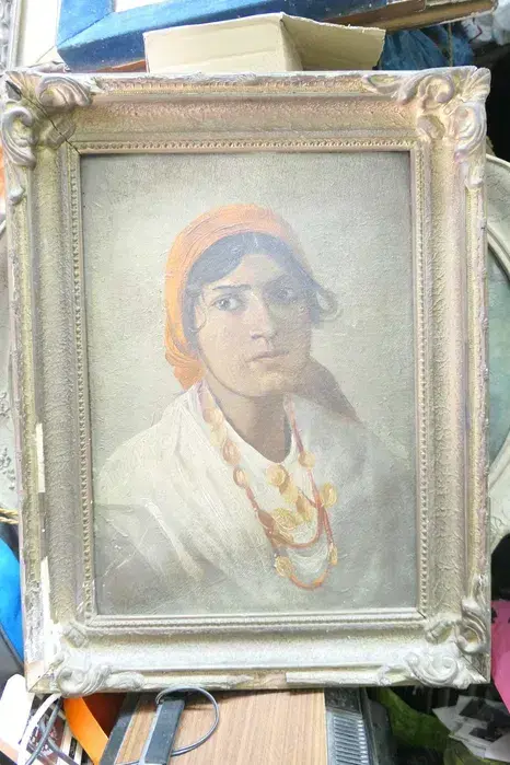 Tablou Tanara Tiganca cu Batic si Salba de Aur La Gat Portret Ulei