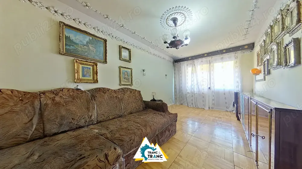 Apartament generos cu 4 camere în Podgoria, Arad