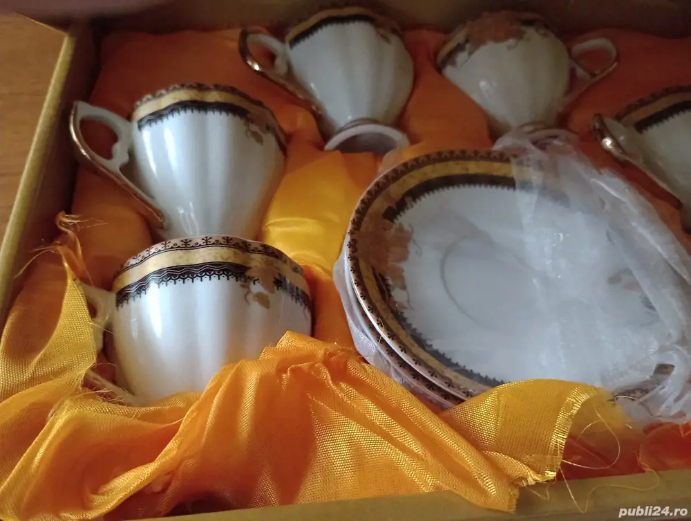 Cutie cu cești și farfurioare Made in Japan, anii 80