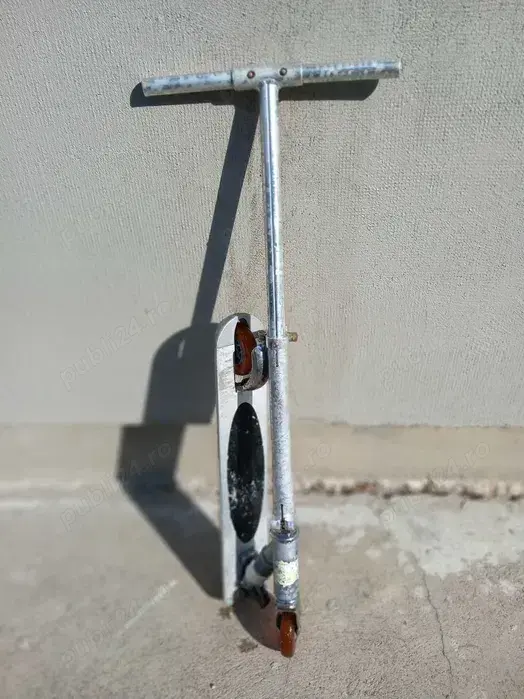 Trotineta pliabila din aluminiu