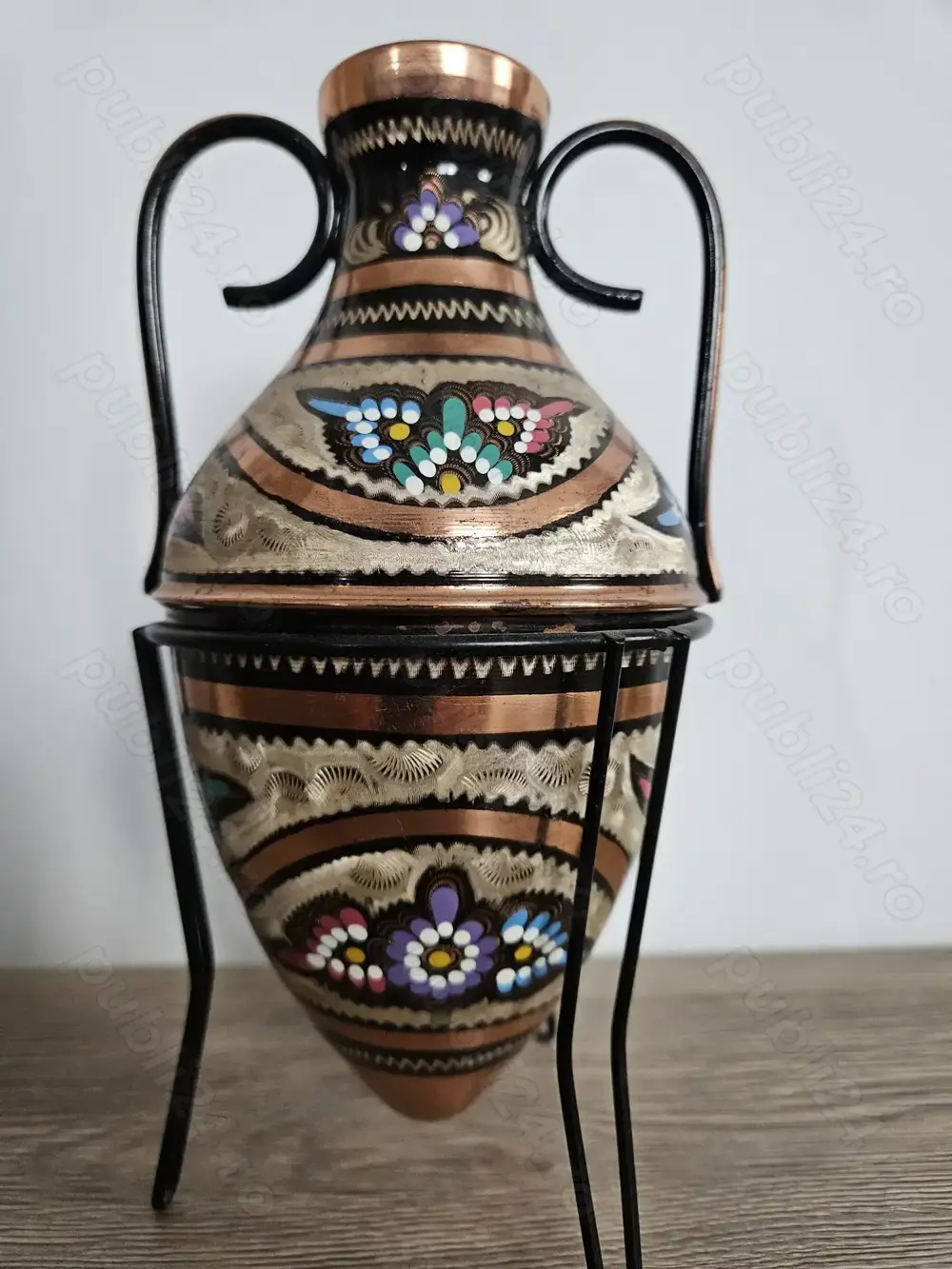 Văzâ cupru ornamentală 
