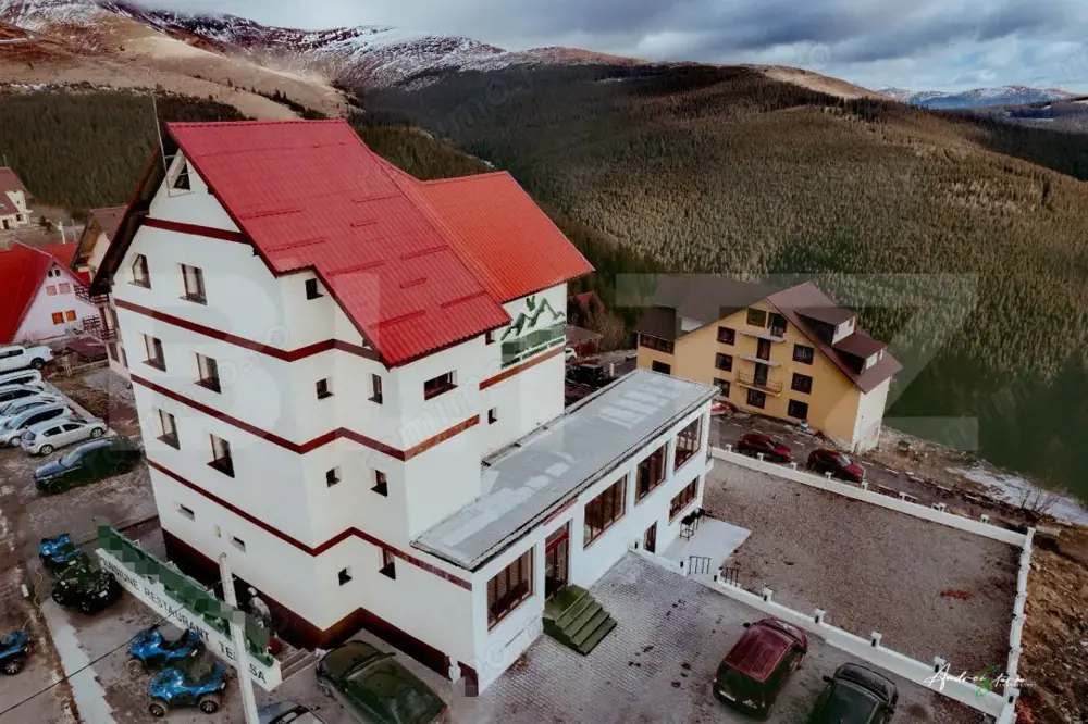 Pensiune D+P+2E cu restaurant + terasa, excelent poziționată în stațiunea Rânca 