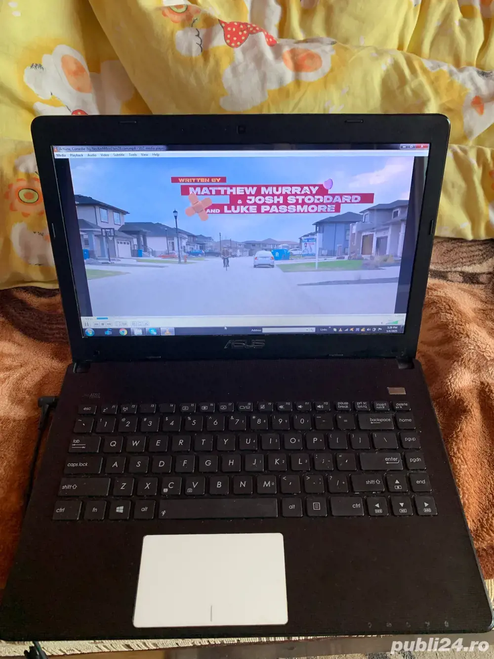 Vand Leptop Asus windows 7. 4gb ram