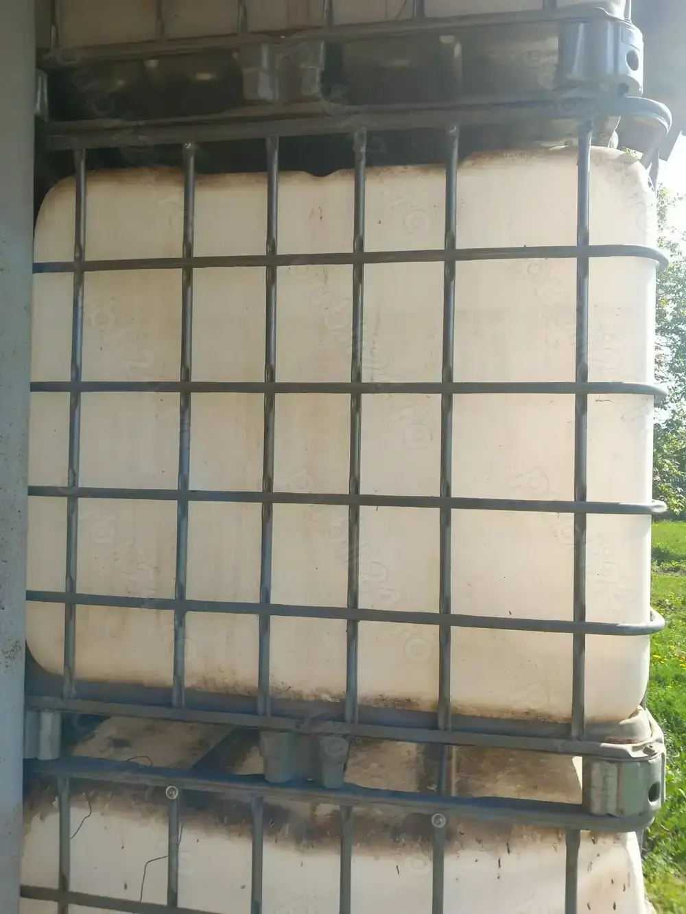 Vând 4 cuburi ibc cu palet metalic zincat curate 