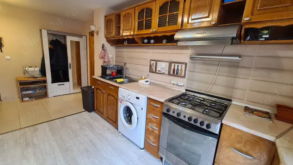 De vanzare apartament cu 2 camere in zona Soarelui