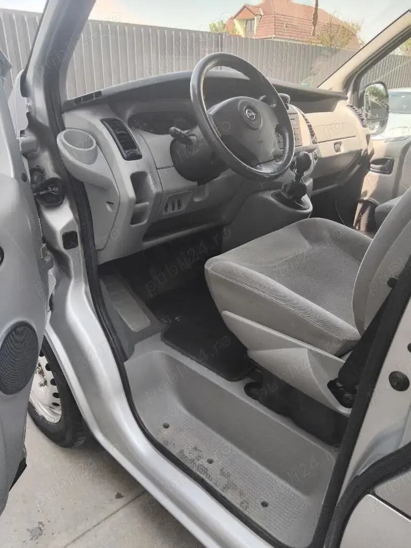 Opel Vivaro Tour 2005