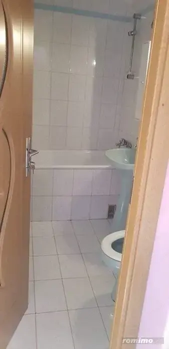 Inchiriez apartament 2 camere zona Complex 