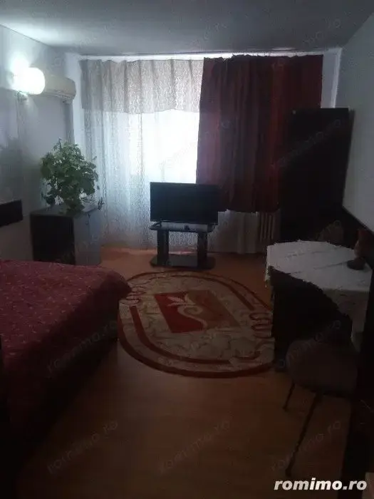 1 camera in zona Dacia