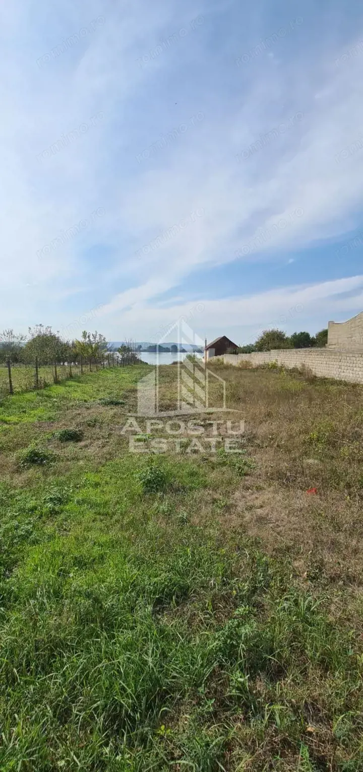 Teren la Dunare 2400Mp cu utilitati